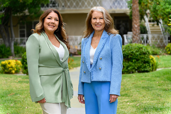 two-women-business-portrait-outdoors-los-angeles