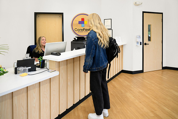 patient-at-urgent-care-reception-los-angeles