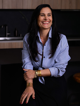 seated-executive-branding-portrait-in-blue-shirt-los-angeles